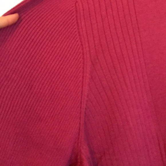 Fuchsia purple/pink top. - Picture 3 of 7